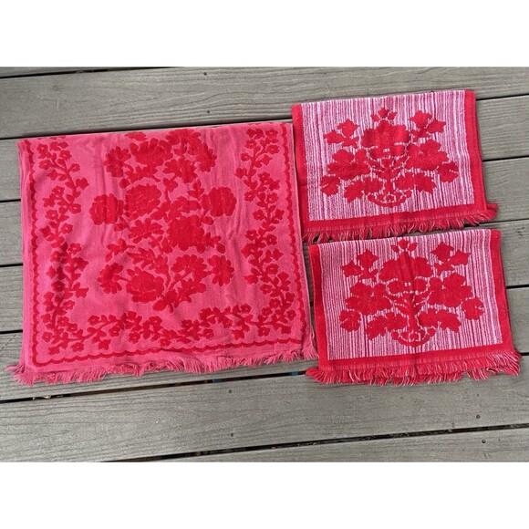 Vintage CANNON Monticello Red Floral Sculpted Fringe Bath & Hand Towel Set MCM - Picture 2 of 16